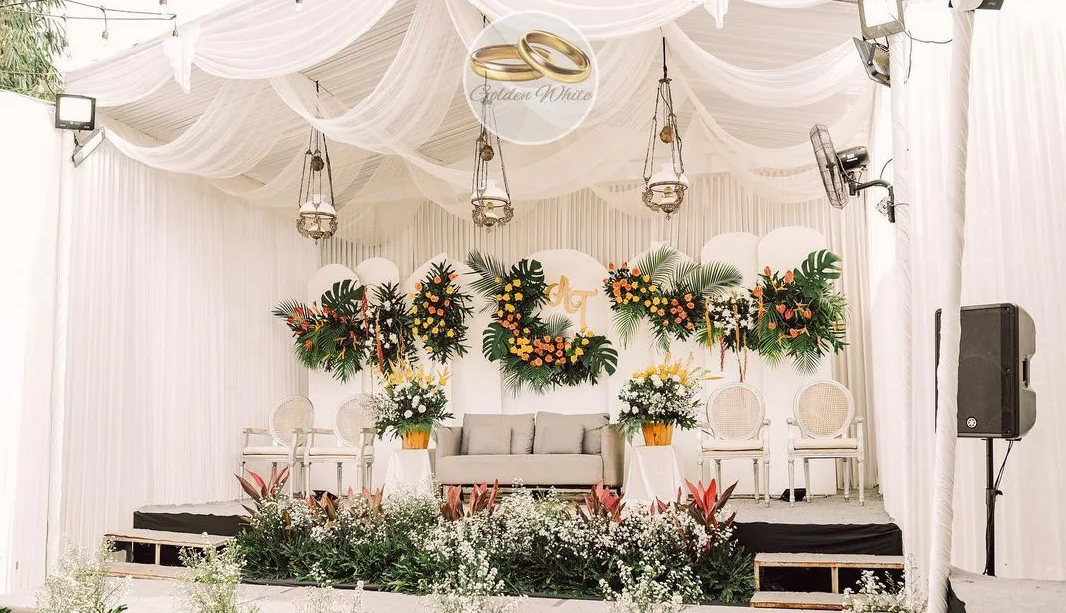 Dekorasi pernikahan elegan pelaminan minimalis mewah unik warna sendiri dibuat tanpa sederhana eropa eo dekor desain twsflorist ala nikah kerajaan