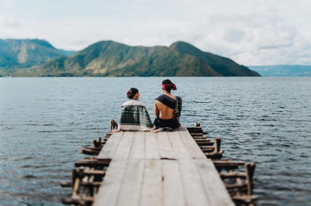 Indonesia pre wedding photoshoot bandung crater lake putih kawah clothes