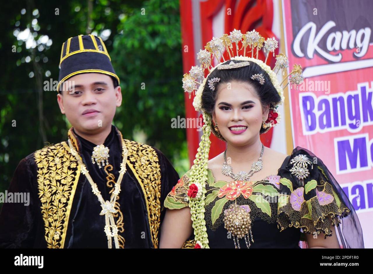 Foto pengantin adat jawa